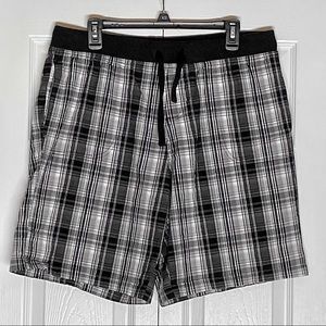 Zoey and Beth Plus black, gray, and white plaid shorts size 2X
